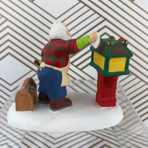 NIB Dept. 56 NORTH POLE Off-Season Santa 4056670 Village Figurines - Retired - Picture 4 of 9